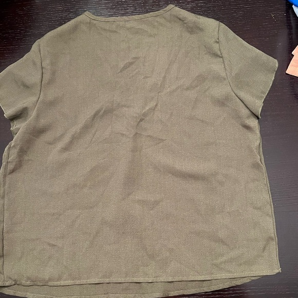 Green SHEIN shirt - Picture 2 of 2